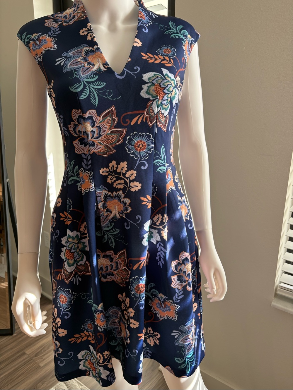 Vince Camuto Navy Floral Fit & Flare Scuba Dress Pockets Size 2